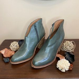 Trendy Green booties